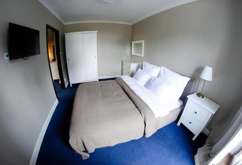 Szafirowy Dwór Hotel & Restauracja