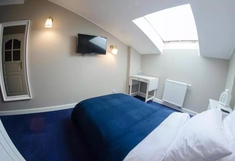 Szafirowy Dwór Hotel & Restauracja