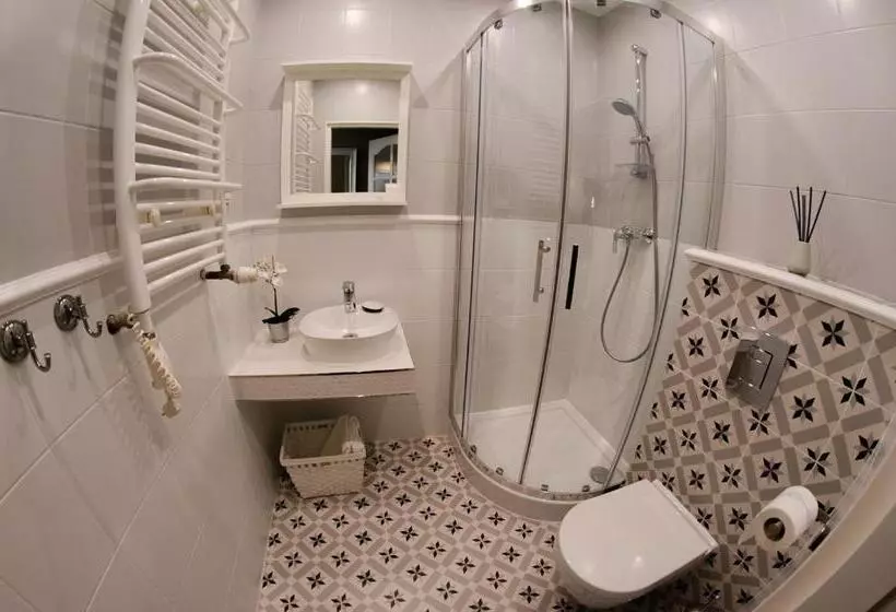 Szafirowy Dwór Hotel & Restauracja