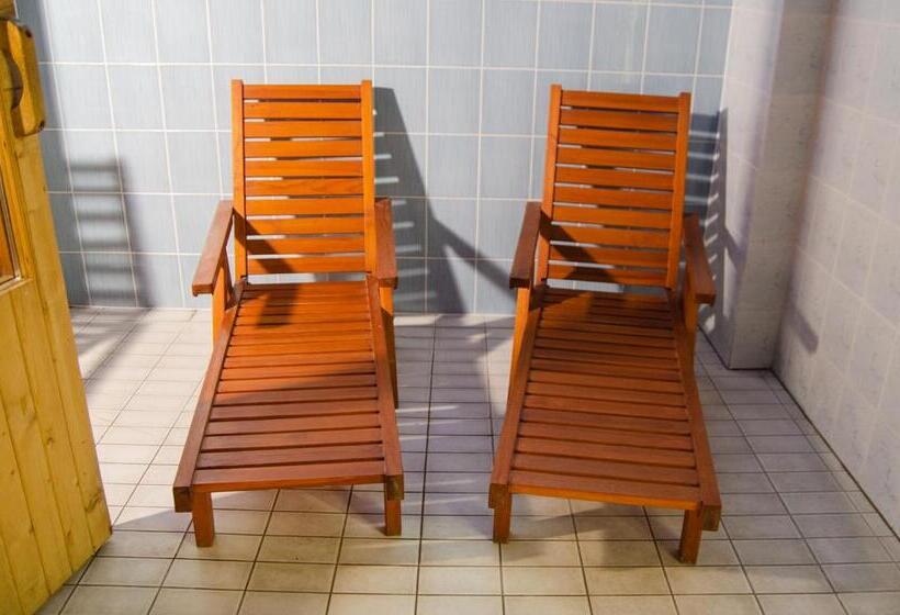 Szafirowy Dwór Hotel & Restauracja