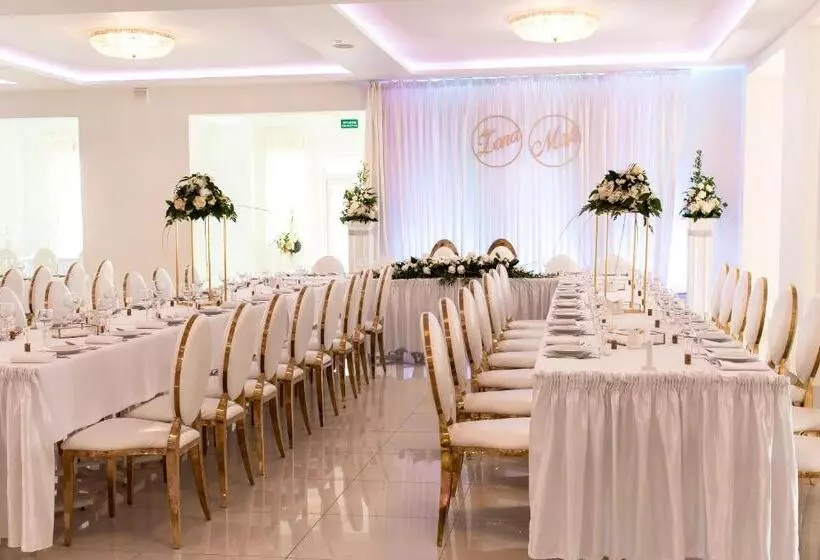 Hotelli Restauracja Venus