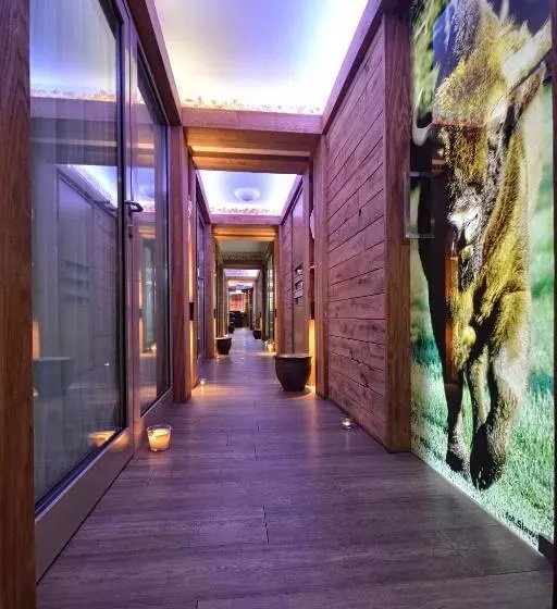 ホテル żubrówka Spa & Wellness