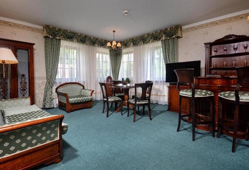 Hotel żubrówka Spa & Wellness