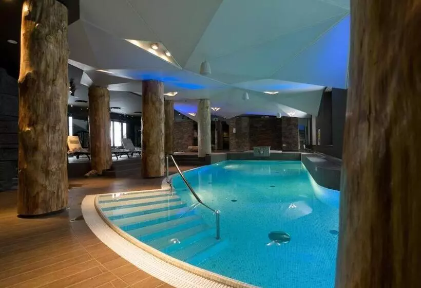 ホテル żubrówka Spa & Wellness