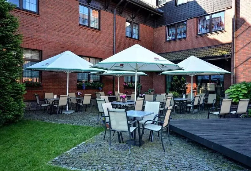 ホテル żubrówka Spa & Wellness