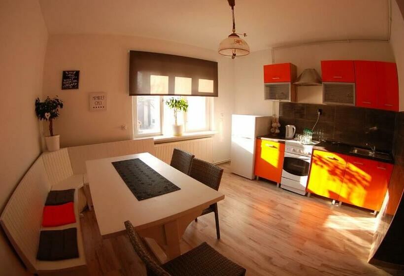 פנסיון Kwatery U Jarka Z Ogrodem I Parkingiem