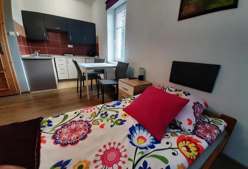 פנסיון Kwatery U Jarka Z Ogrodem I Parkingiem