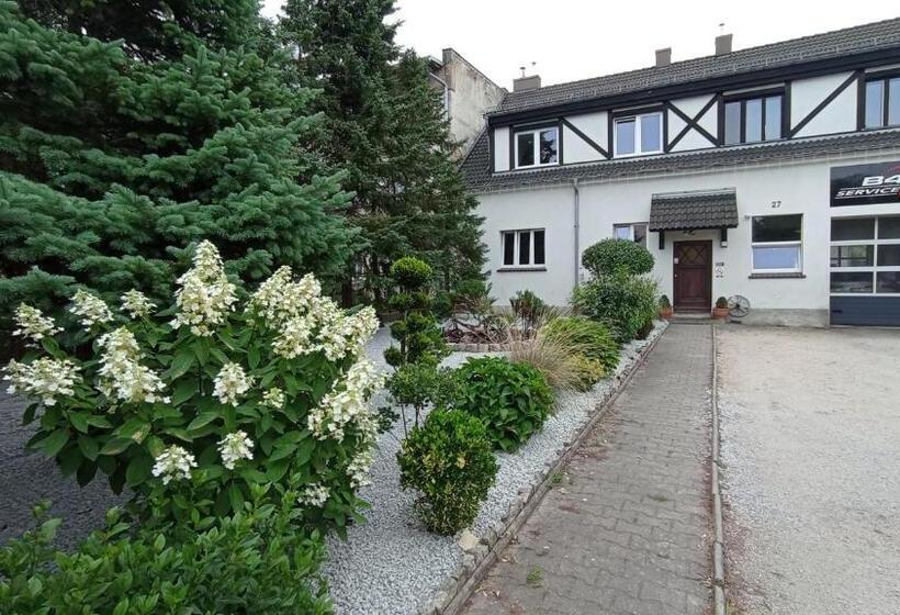 פנסיון Kwatery U Jarka Z Ogrodem I Parkingiem