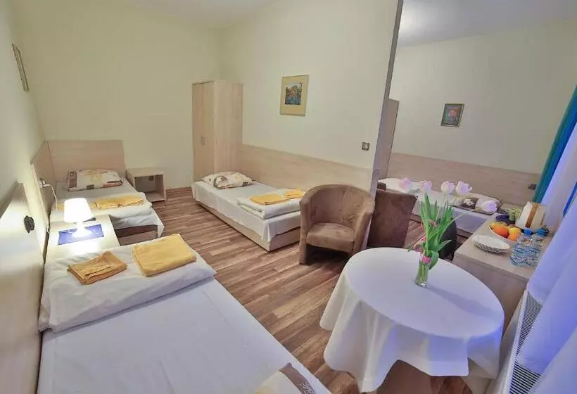 Majatalo Parkowy Dworek