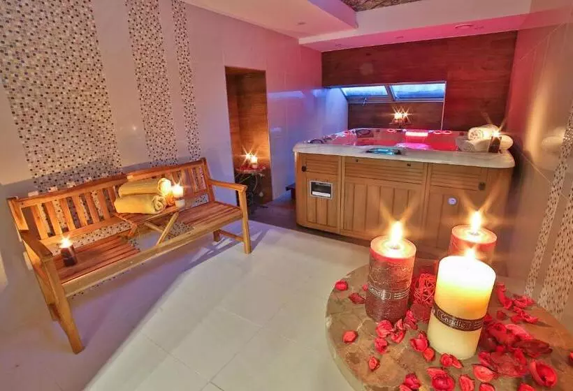 Majatalo Parkowy Dworek