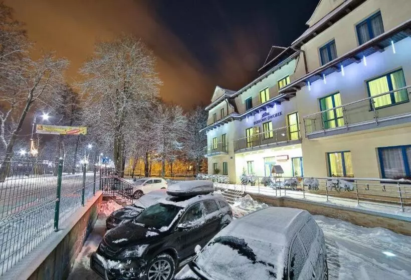 Majatalo Parkowy Dworek