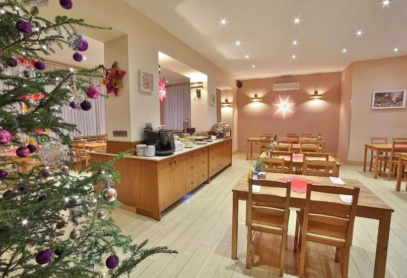 Majatalo Parkowy Dworek