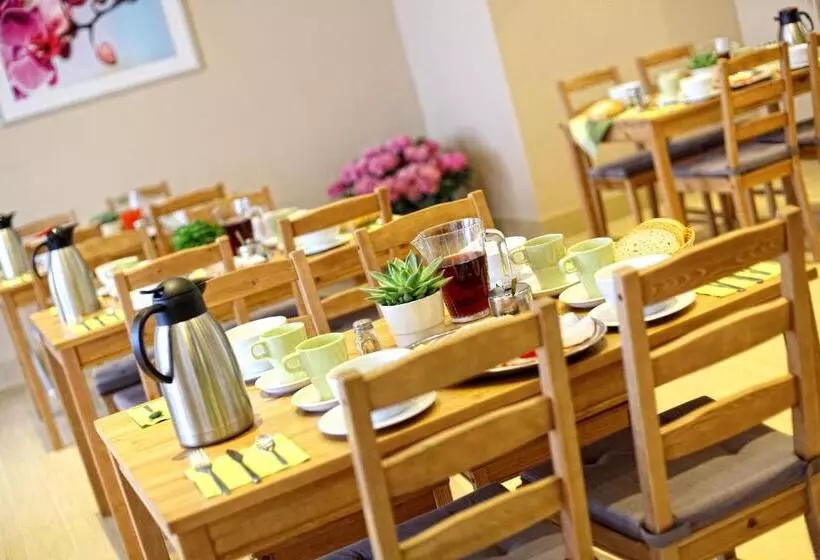 Majatalo Parkowy Dworek