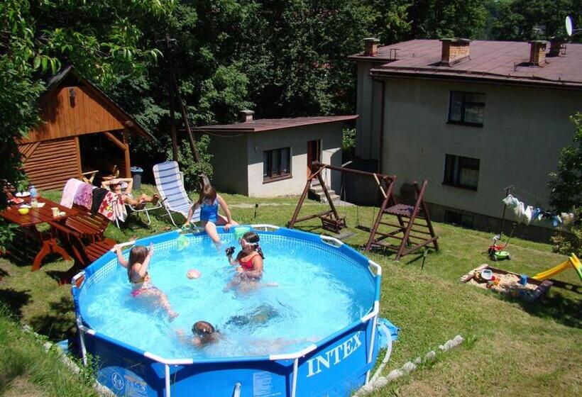 پانسیون Willa Mona