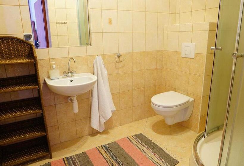 پانسیون Willa Mona