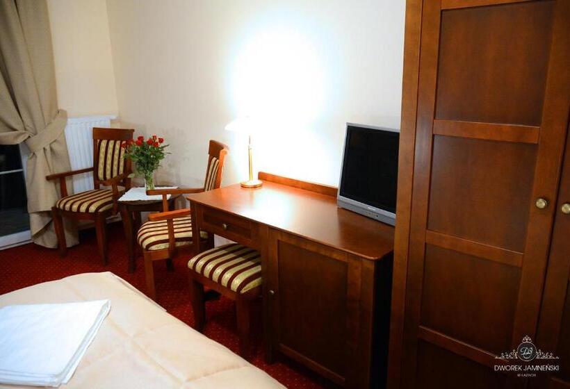 Resort Dworek Jamneński