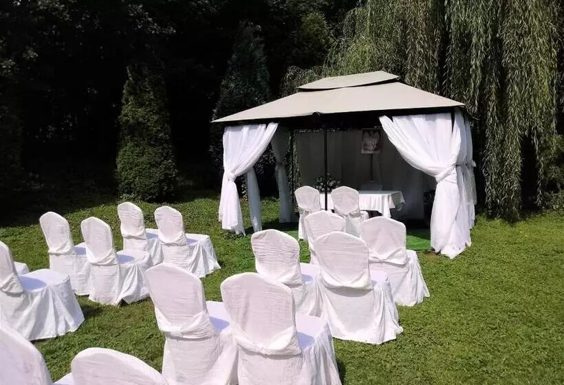 リゾートホテル Dworek Peszków