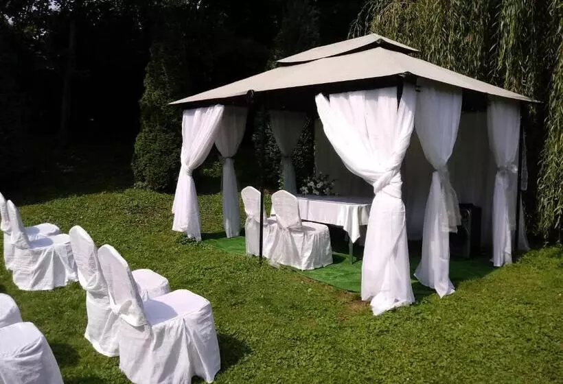 リゾートホテル Dworek Peszków