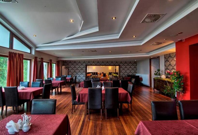 Zajazd U Beaty I Violetty