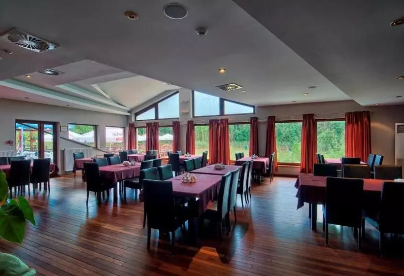 Zajazd U Beaty I Violetty