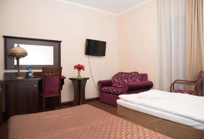 Zajazd U Beaty I Violetty