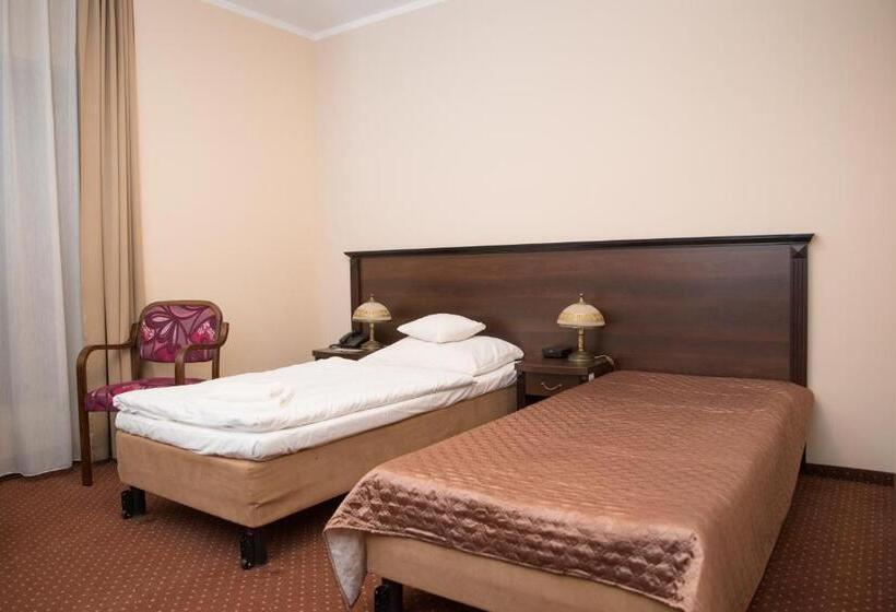 Zajazd U Beaty I Violetty