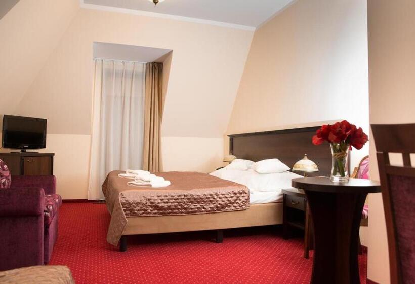 Zajazd U Beaty I Violetty