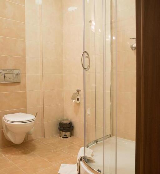 Zajazd U Beaty I Violetty