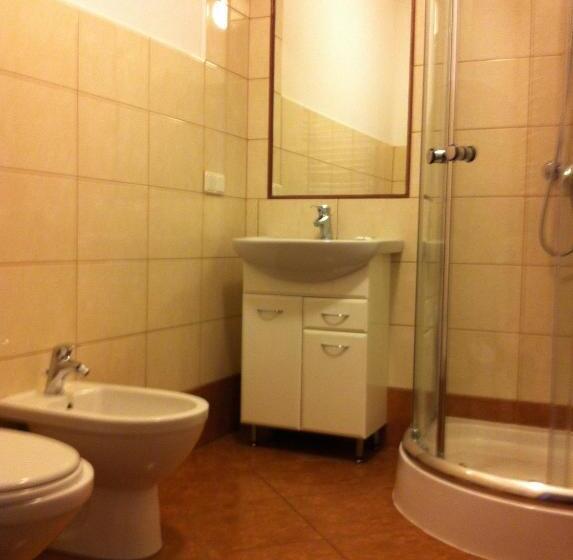 הוסטל Route 7 Rooms