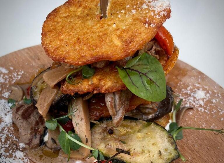 Bed and Breakfast Apartamenty Mesa Grill Restaurant Cafe