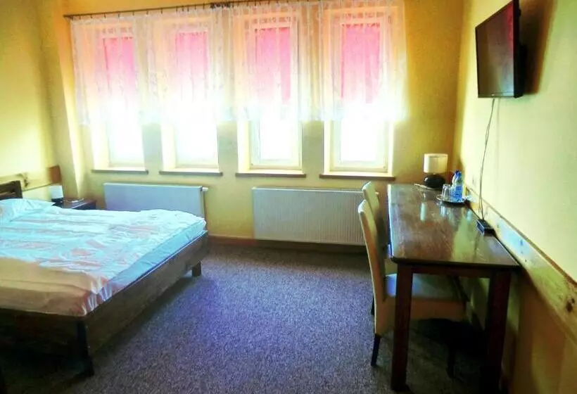 Aamiaismajoitus (B&B) Iskra