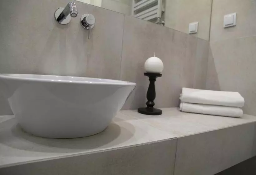 Aamiaismajoitus (B&B) Pałac W Bądzowie