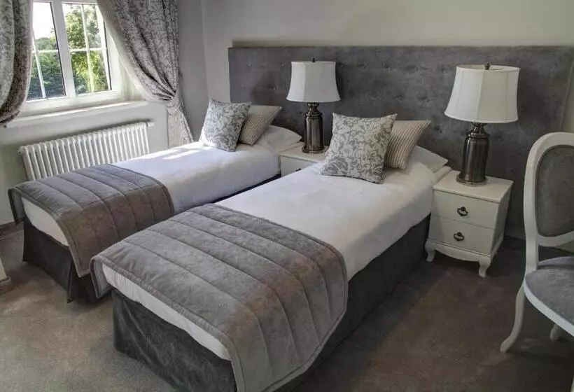 Aamiaismajoitus (B&B) Pałac W Bądzowie