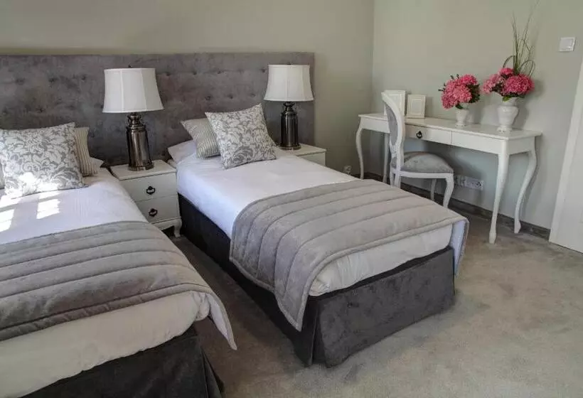 Aamiaismajoitus (B&B) Pałac W Bądzowie