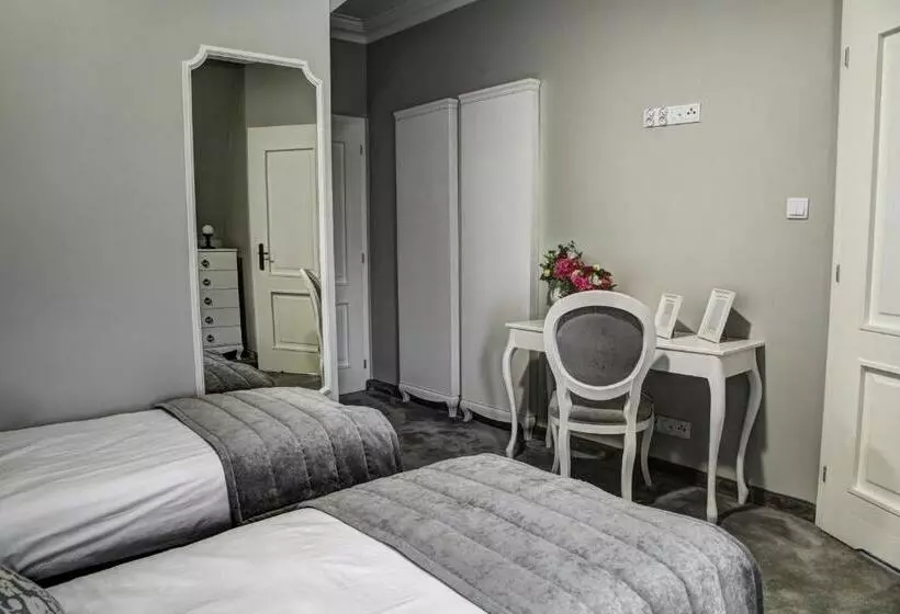 Aamiaismajoitus (B&B) Pałac W Bądzowie