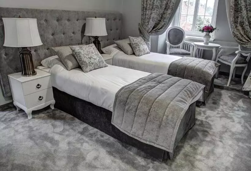 Aamiaismajoitus (B&B) Pałac W Bądzowie