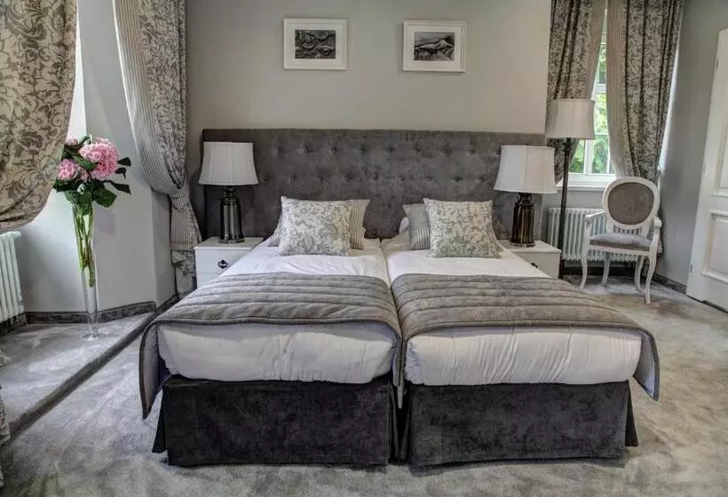 Aamiaismajoitus (B&B) Pałac W Bądzowie