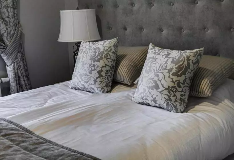 Aamiaismajoitus (B&B) Pałac W Bądzowie