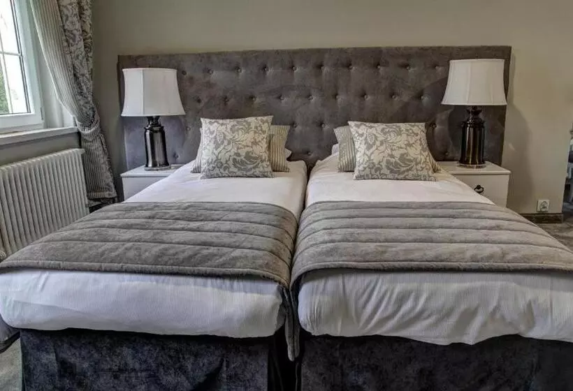 Aamiaismajoitus (B&B) Pałac W Bądzowie