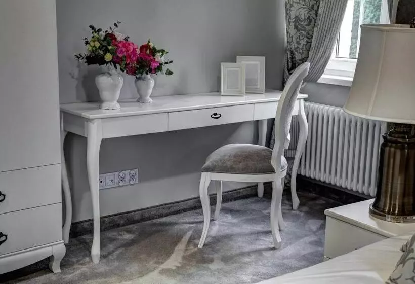 Aamiaismajoitus (B&B) Pałac W Bądzowie