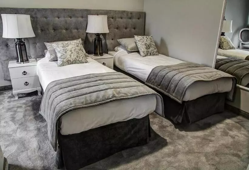 Aamiaismajoitus (B&B) Pałac W Bądzowie