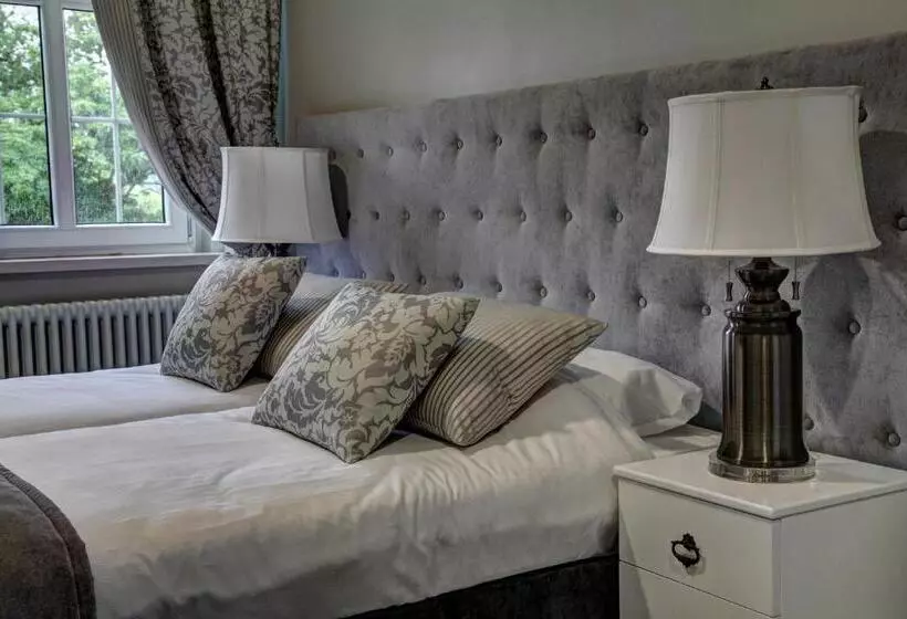 Aamiaismajoitus (B&B) Pałac W Bądzowie