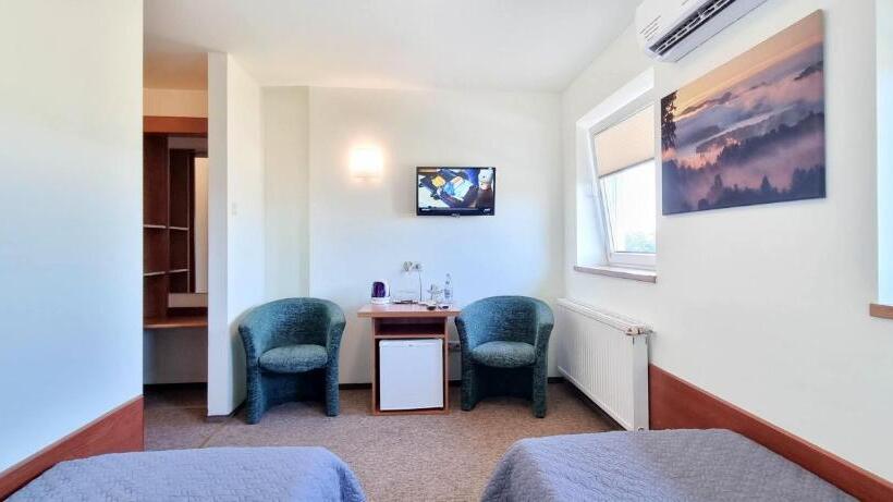 住宿加早餐  Pensjonat Na Górce   Widok Na Jezioro Solińskie I Góry 534 556 639