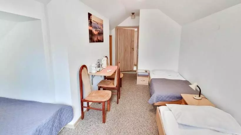 ベッドアンドブレックファースト Pensjonat Na Górce   Widok Na Jezioro Solińskie I Góry 534 556 639