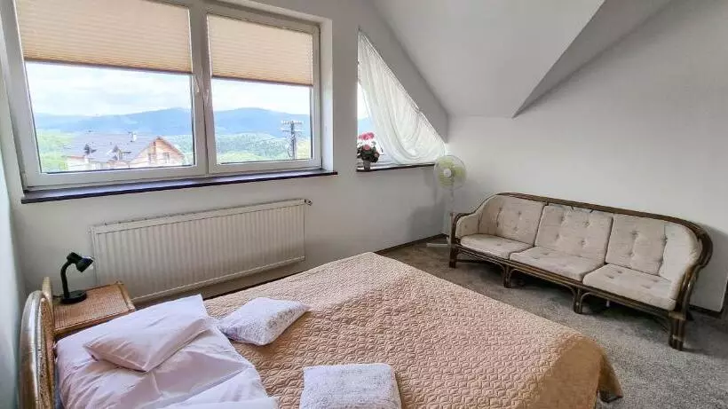 ベッドアンドブレックファースト Pensjonat Na Górce   Widok Na Jezioro Solińskie I Góry 534 556 639