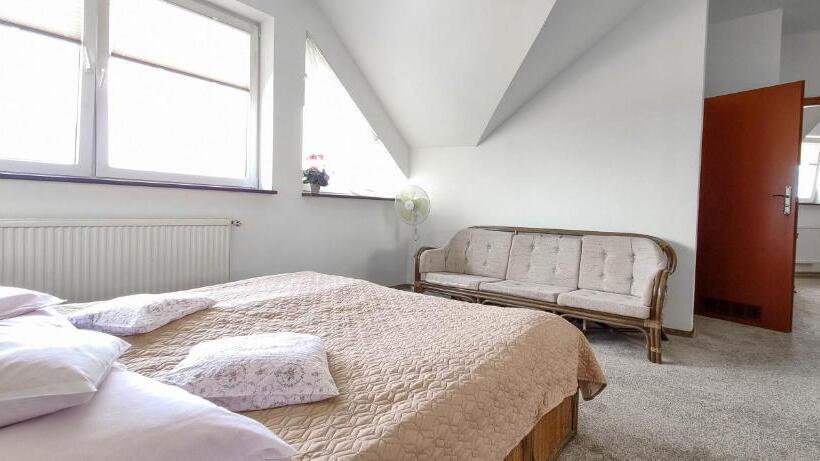 住宿加早餐  Pensjonat Na Górce   Widok Na Jezioro Solińskie I Góry 534 556 639