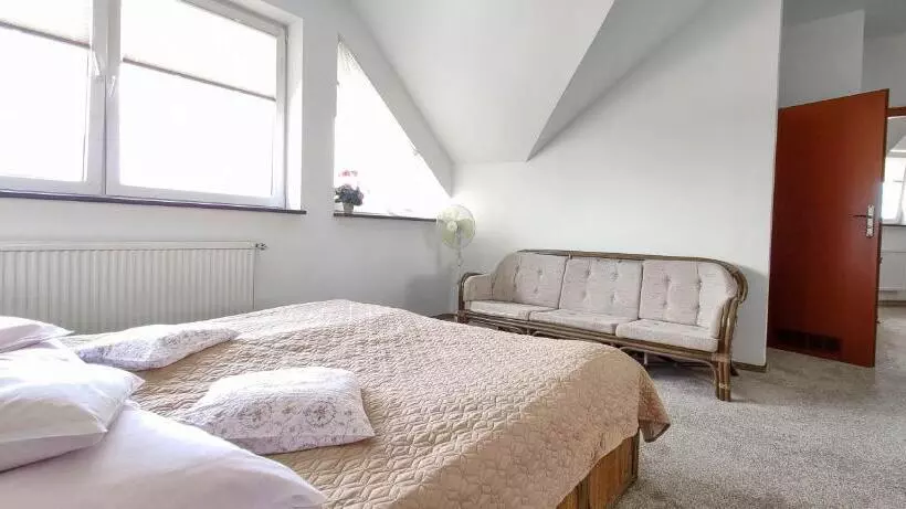 ベッドアンドブレックファースト Pensjonat Na Górce   Widok Na Jezioro Solińskie I Góry 534 556 639