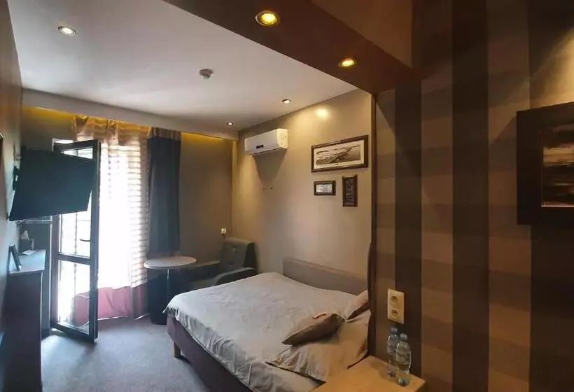 ベッドアンドブレックファースト Villa Garden Kutno Centrum