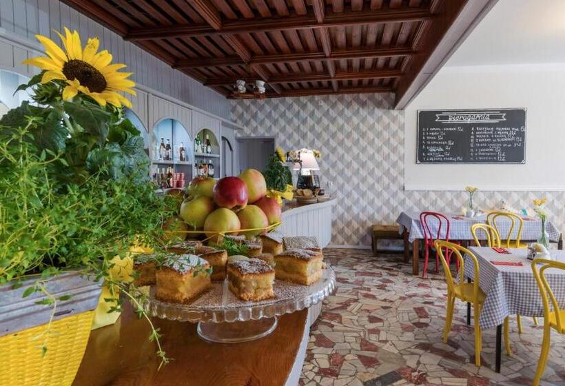 בית מלון כפרי Gryf