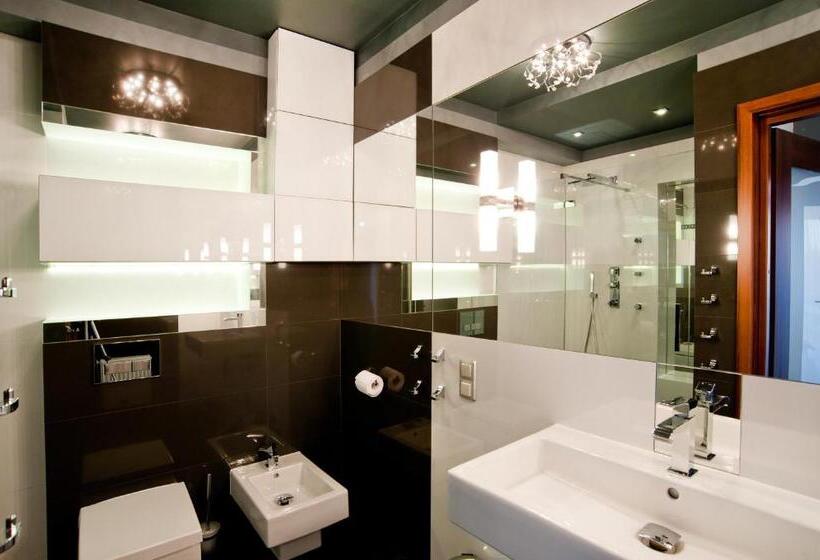 هتل Młoda Europa